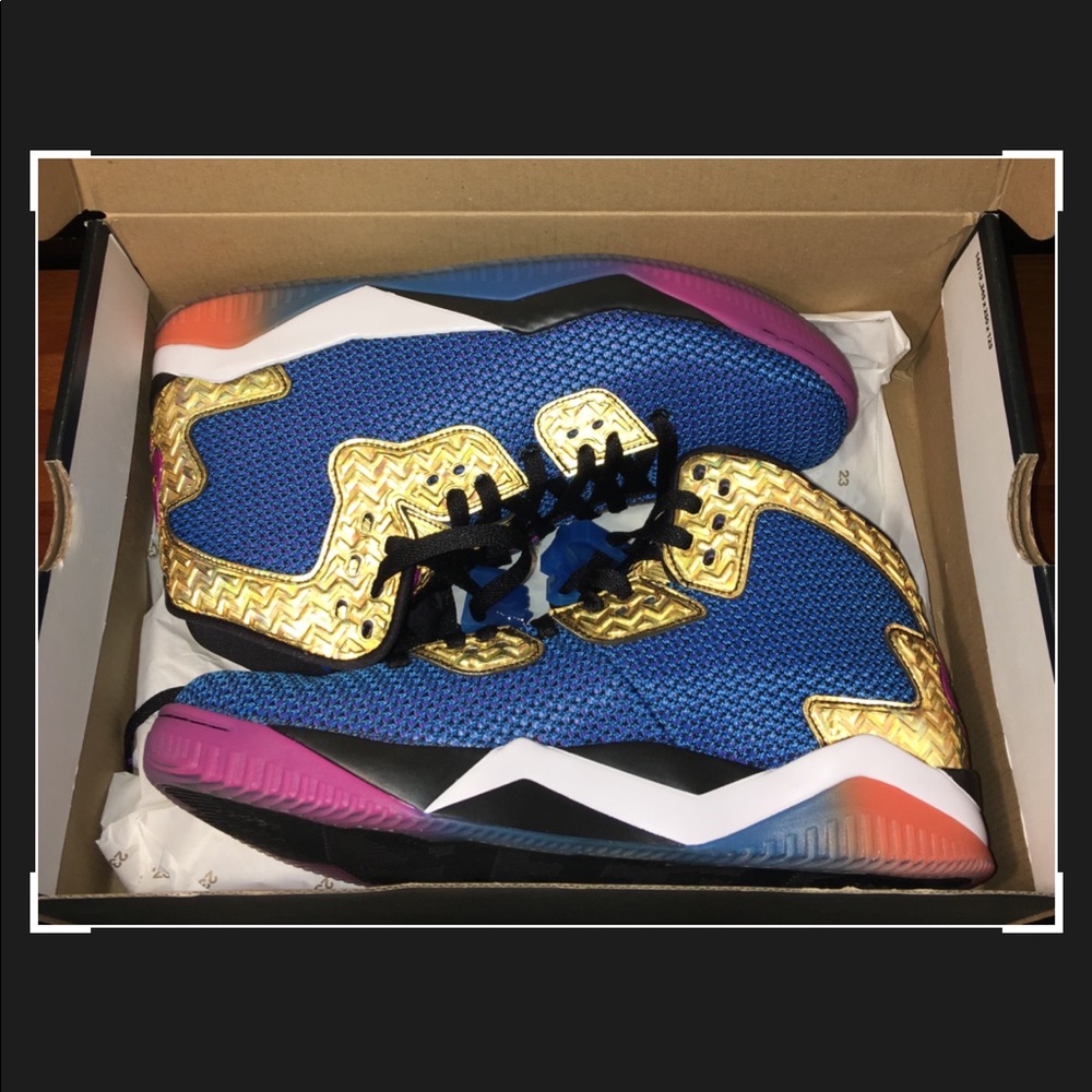 Air Jordan spike forty